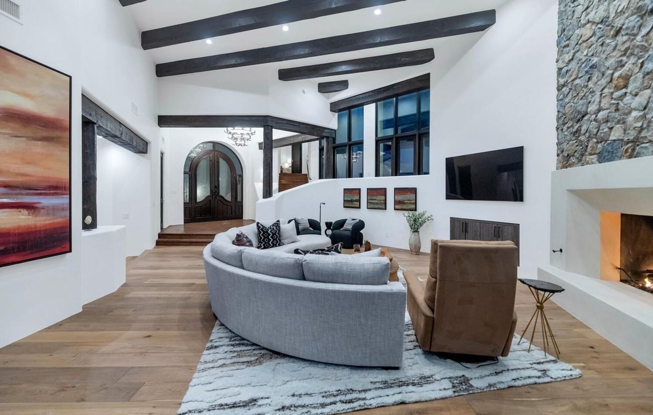 5810 E Cholla Ln - Photo 5 of 40