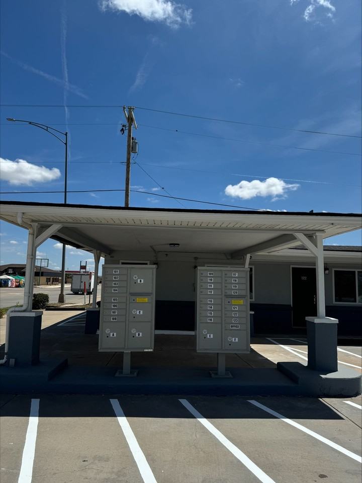 Pancake Flats in Liberal - Photo 3 of 14