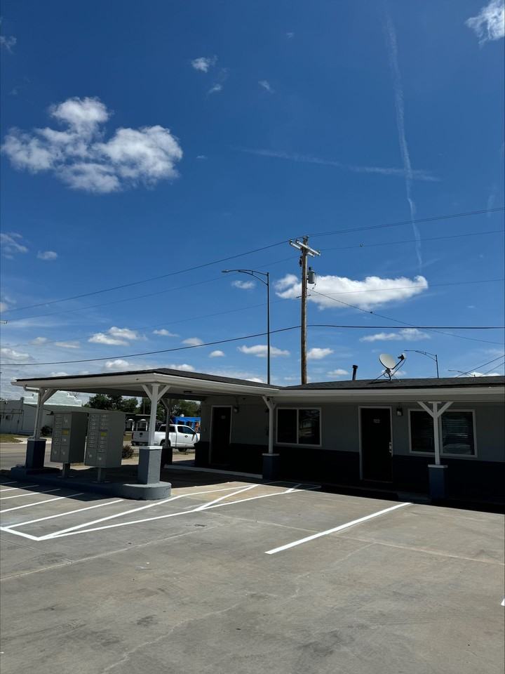 Pancake Flats in Liberal - Photo 2 of 14