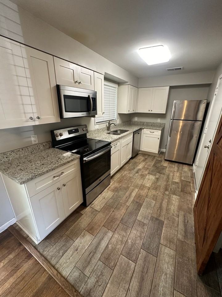 1065 Wilmore Rd - Photo 4 of 11