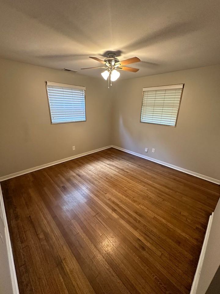 1065 Wilmore Rd - Photo 6 of 11