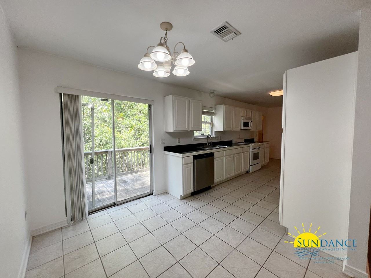 132 Cabana Way - Photo 3 of 15