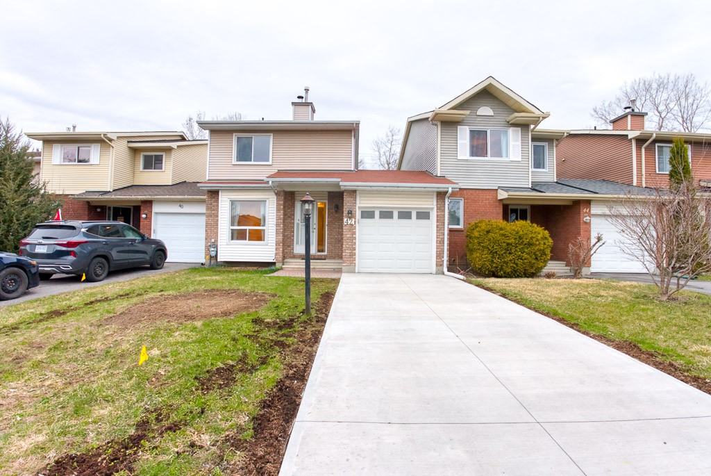 42 Fair Oaks Crescent - Photo 2 of 44