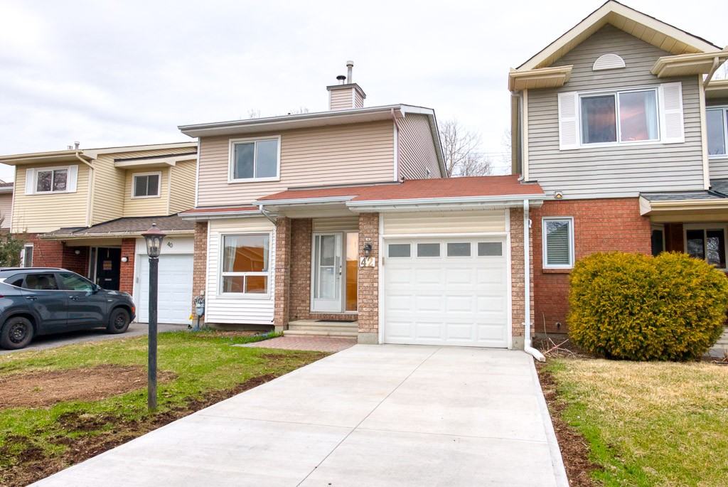 42 Fair Oaks Crescent - Photo 3 of 44