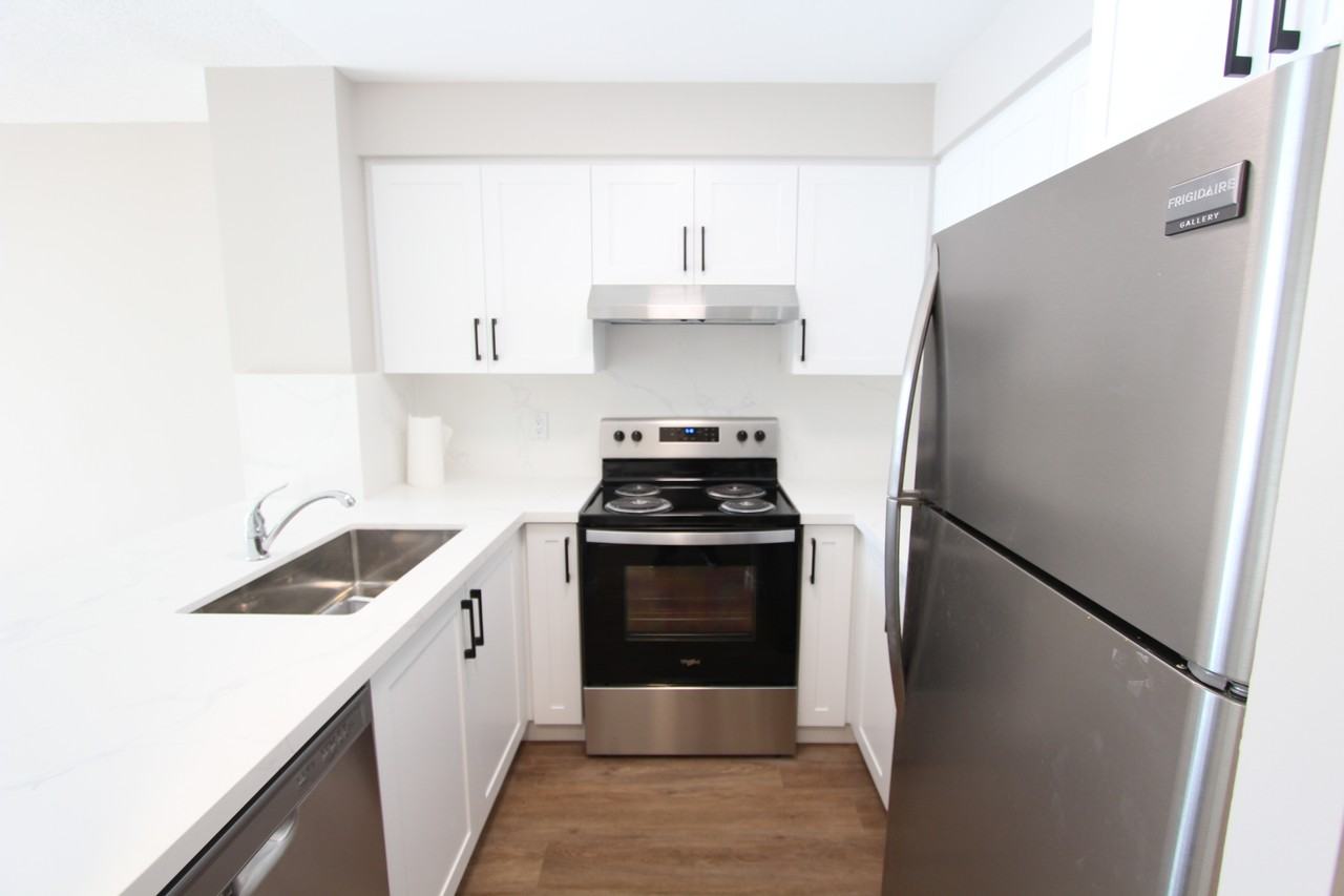 18 Pemberton Avenue - Photo 5 of 17