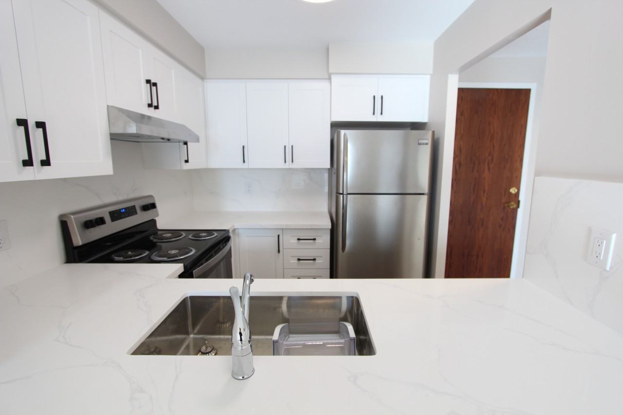18 Pemberton Avenue - Photo 7 of 17