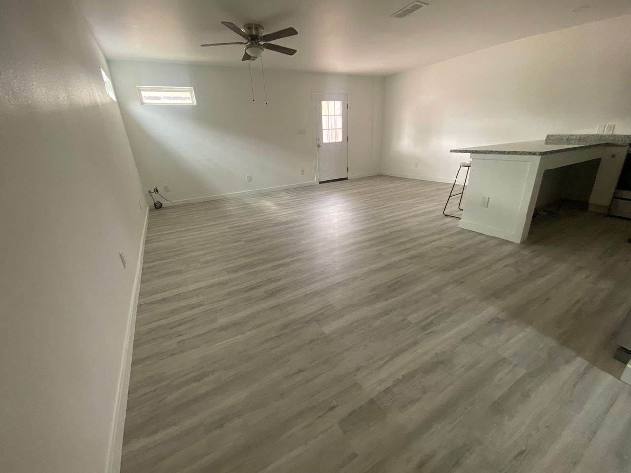 512 E Reed St - Photo 3 of 13