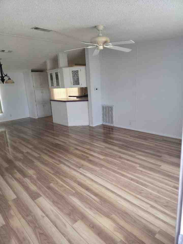 16114 Brookridge Blvd - Photo 2 of 35