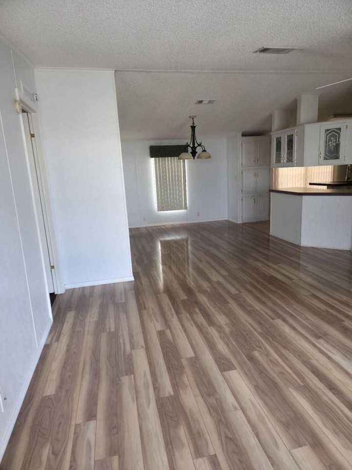 16114 Brookridge Blvd - Photo 3 of 35