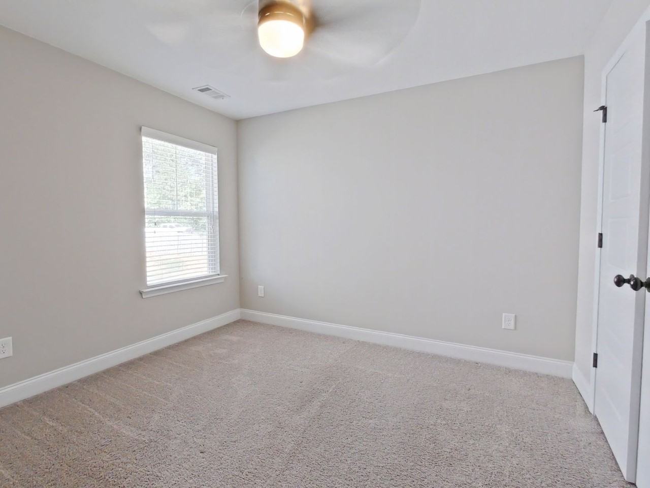 719 Tree Top Trl - Photo 5 of 30