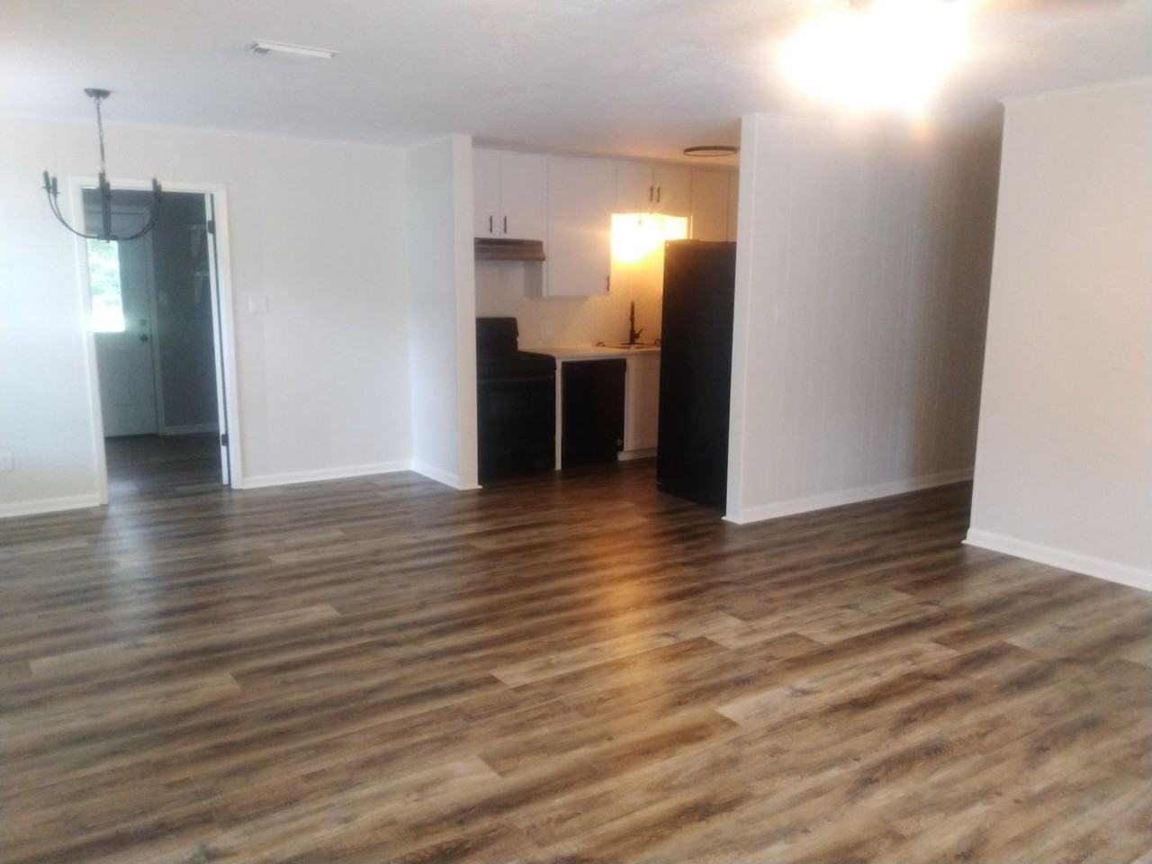 214 Pine Tree Ln - Photo 2 of 12