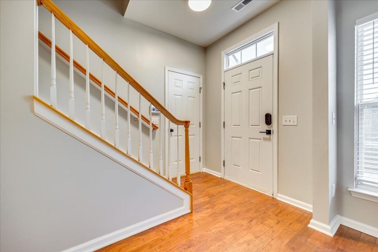 618 Bayou Cir - Photo 3 of 29