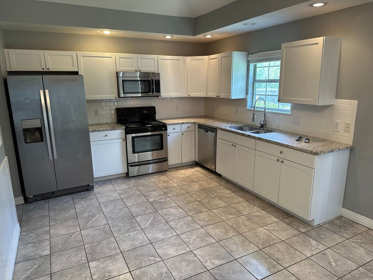 766 Terry Ave - Photo 4 of 22