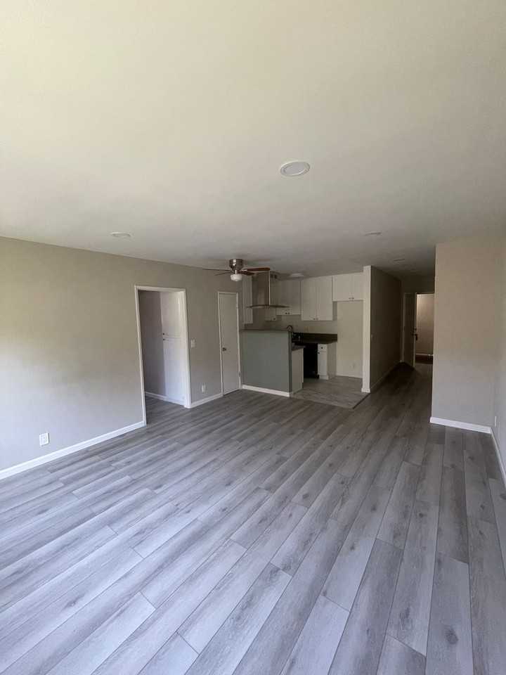 7461 Hazeltine Ave #01 - Photo 3 of 11