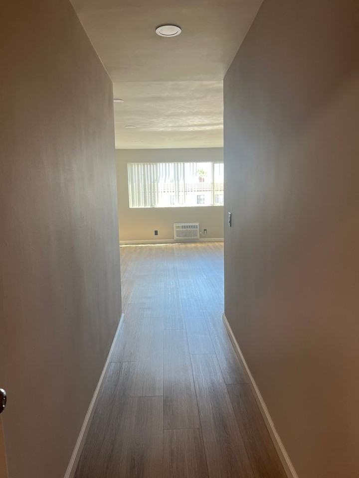 7461 Hazeltine Ave #16 - Photo 3 of 12