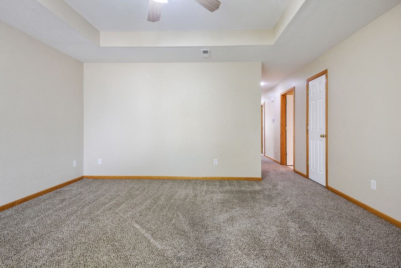 2222 Thomas St - Photo 3 of 14