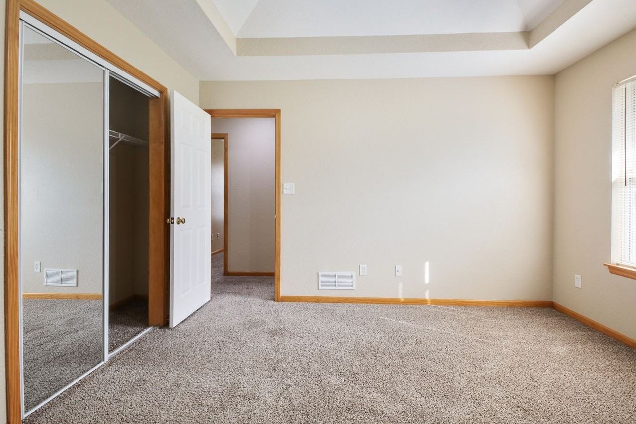 2222 Thomas St - Photo 2 of 14