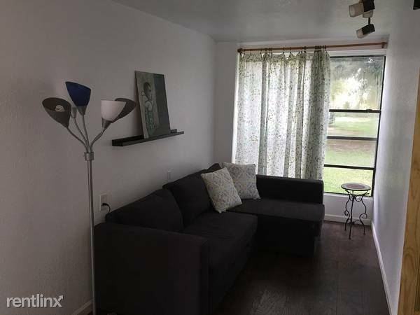 7524 N Loop Dr - Photo 2 of 8