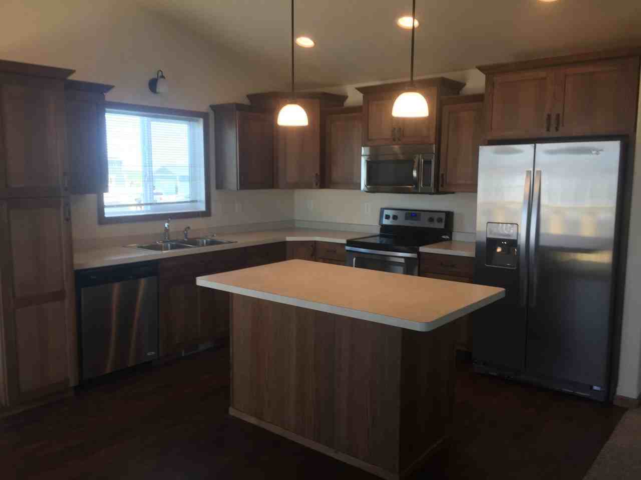 6057 61st Ave S - Photo 4 of 8
