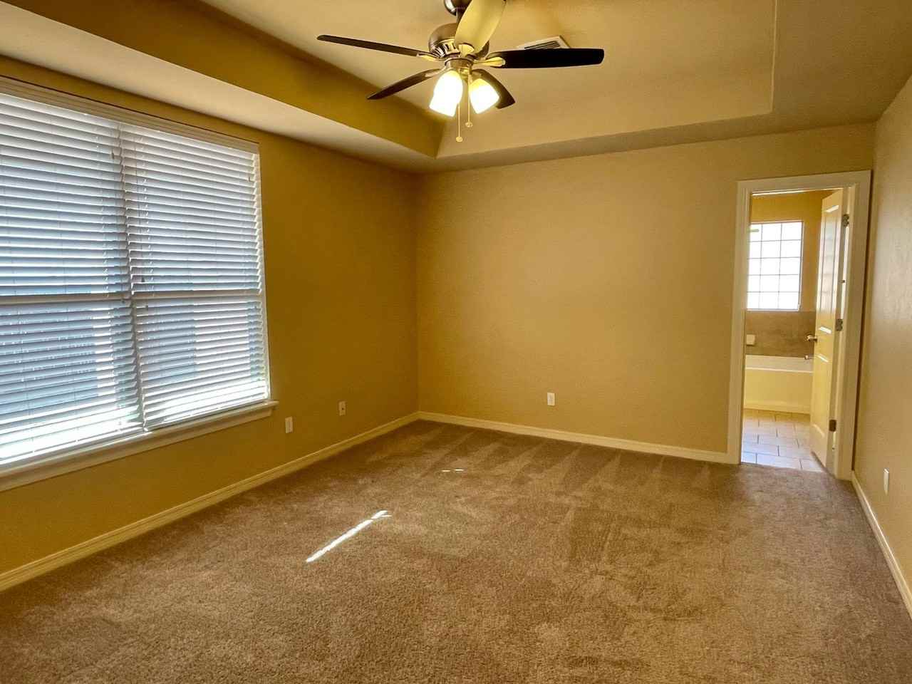 17605 Pond Walk Ct - Photo 2 of 18