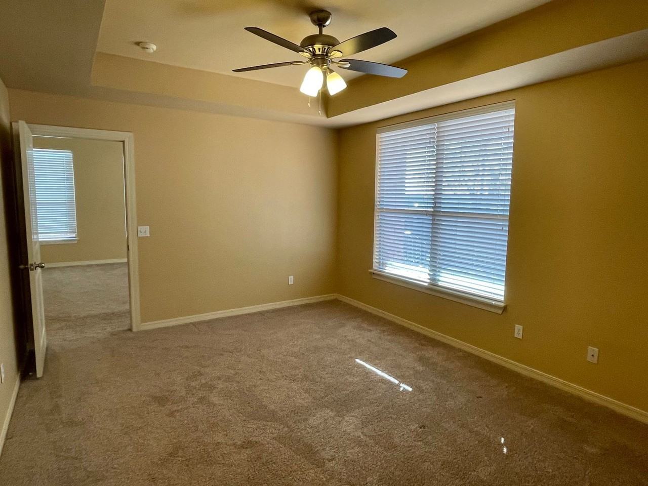 17605 Pond Walk Ct - Photo 3 of 18