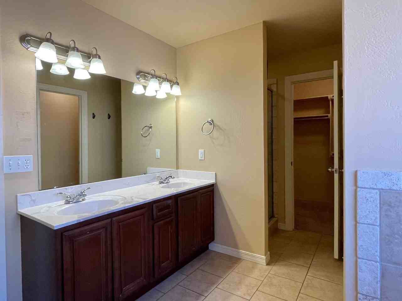 17605 Pond Walk Ct - Photo 7 of 18