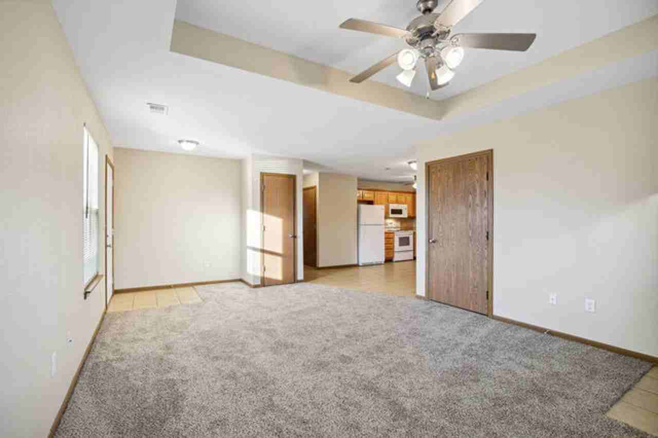 1323 Nw Willow Dr - Photo 3 of 14