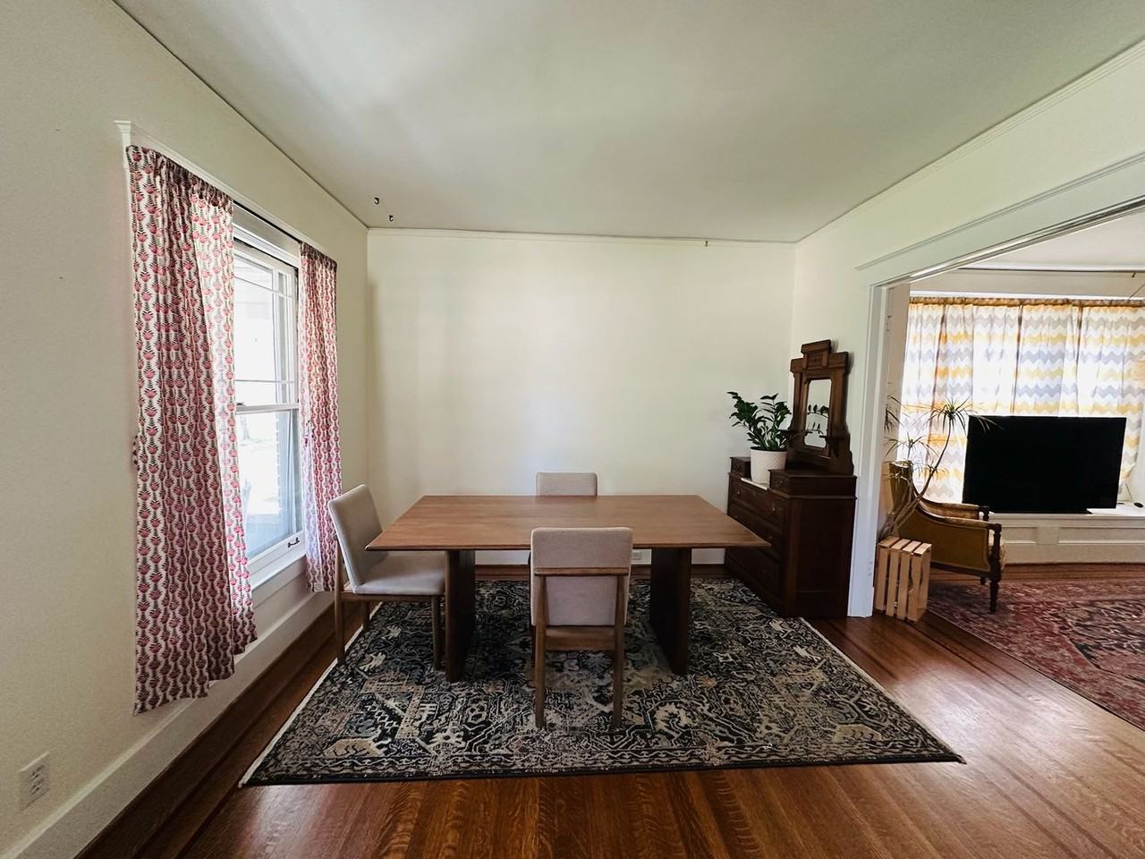 1320 Lydia St - Photo 3 of 18