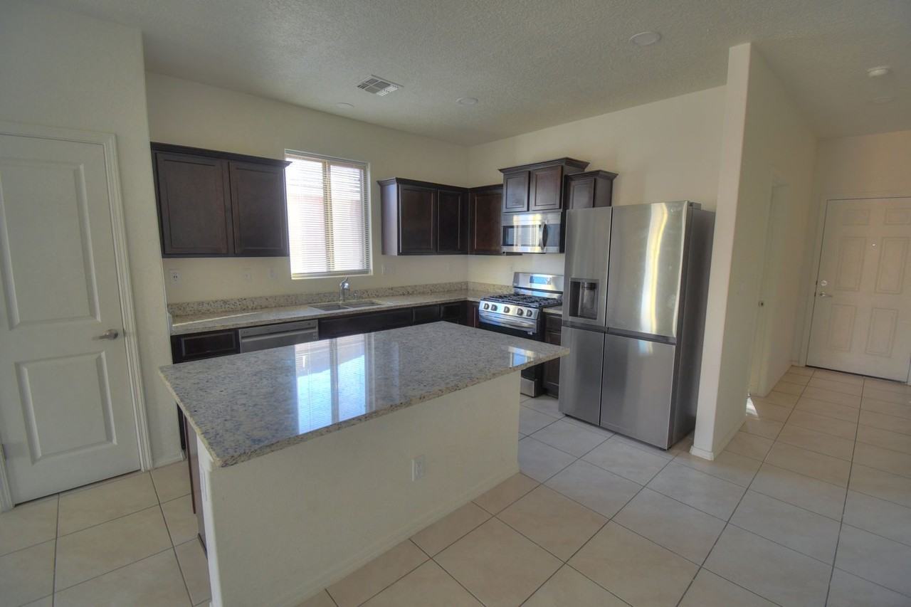 6244 Harrier Hawk Dr Ne - Photo 2 of 8