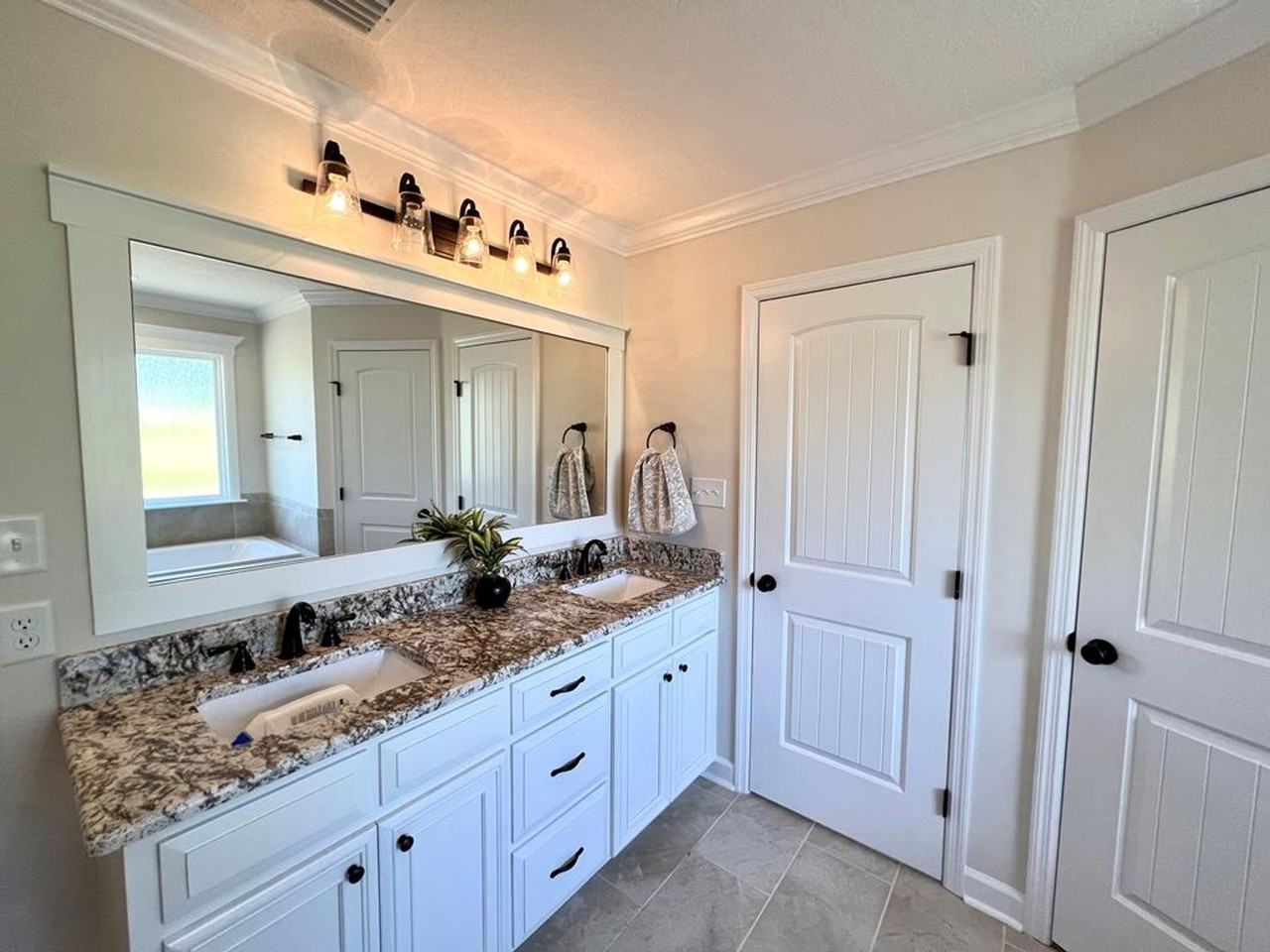 4024 Landings Cir - Photo 6 of 11