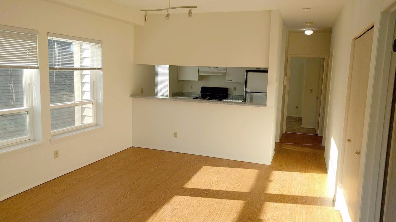 1835 Queen Anne Ave N #303 - Photo 2 of 9