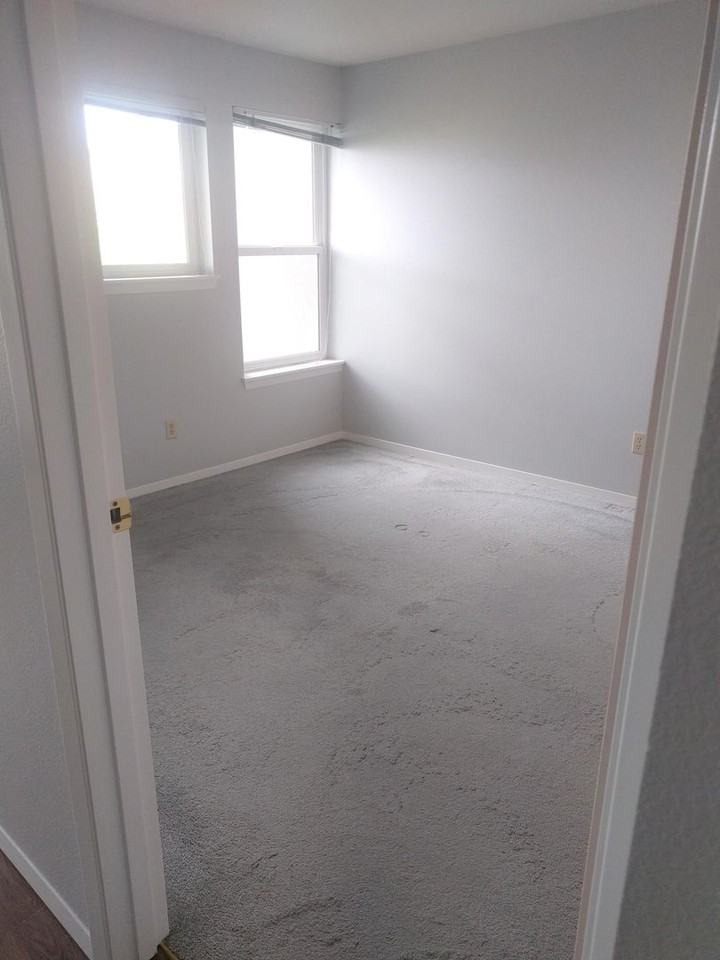 1835 Queen Anne Ave N #303 - Photo 6 of 9