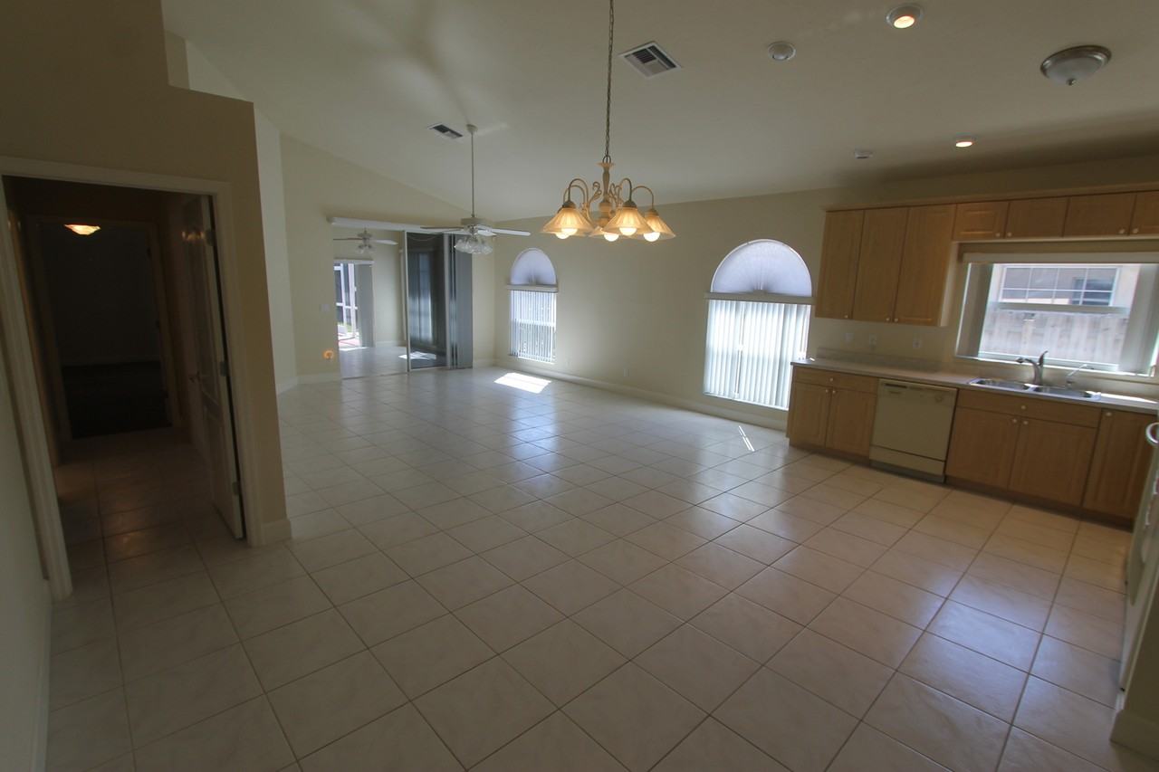 566 110th Ave N - Photo 2 of 14
