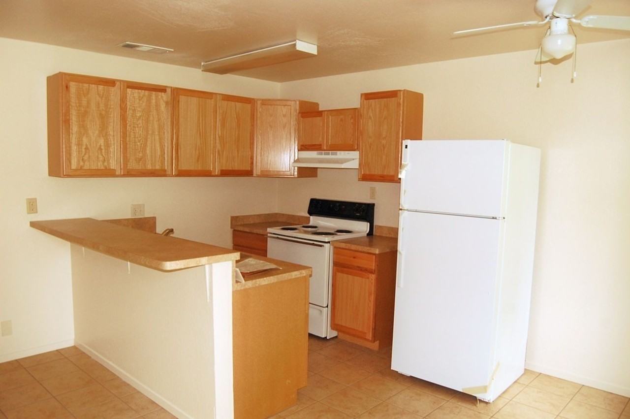 Woodside Gardens Apartments - Photo 2 of 7