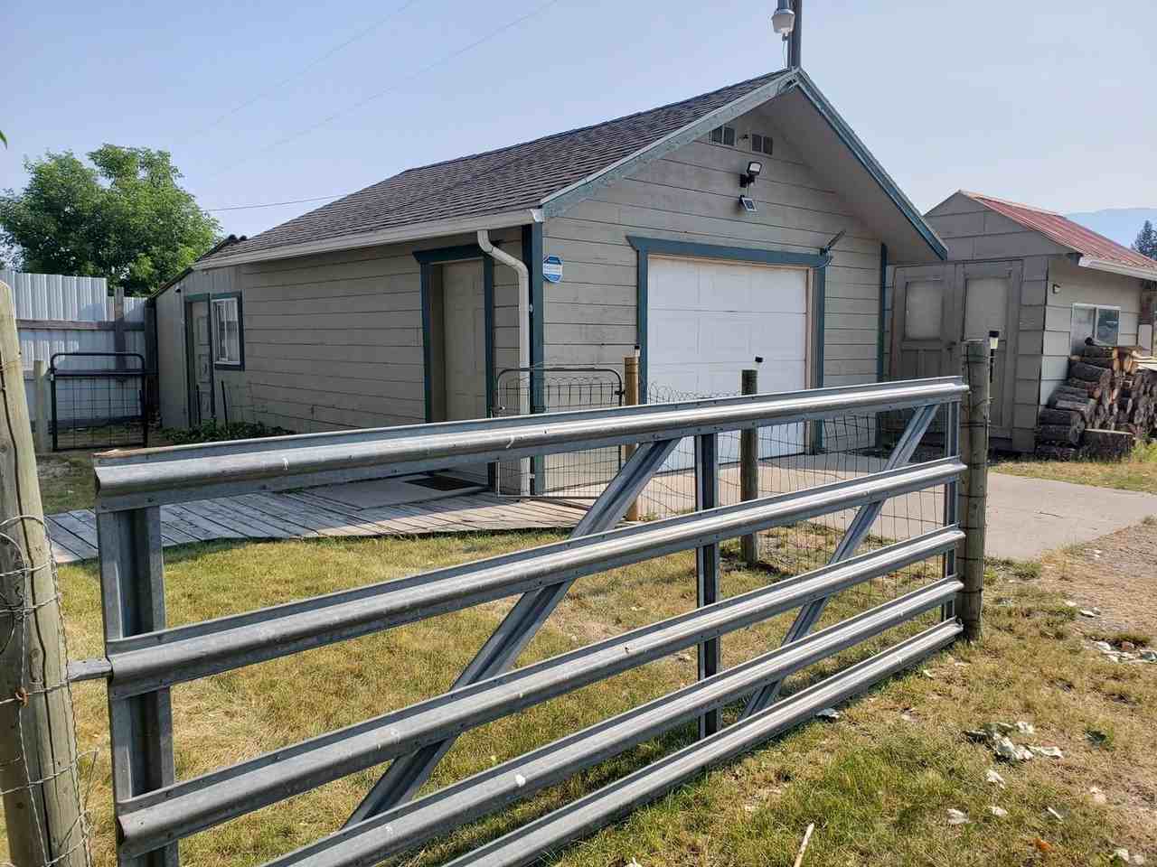 42380 Montana Ave - Photo 2 of 50