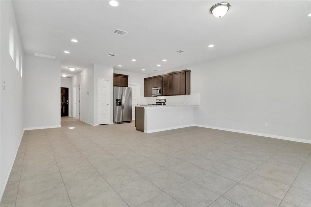1905 Arendale Dr - Photo 6 of 25