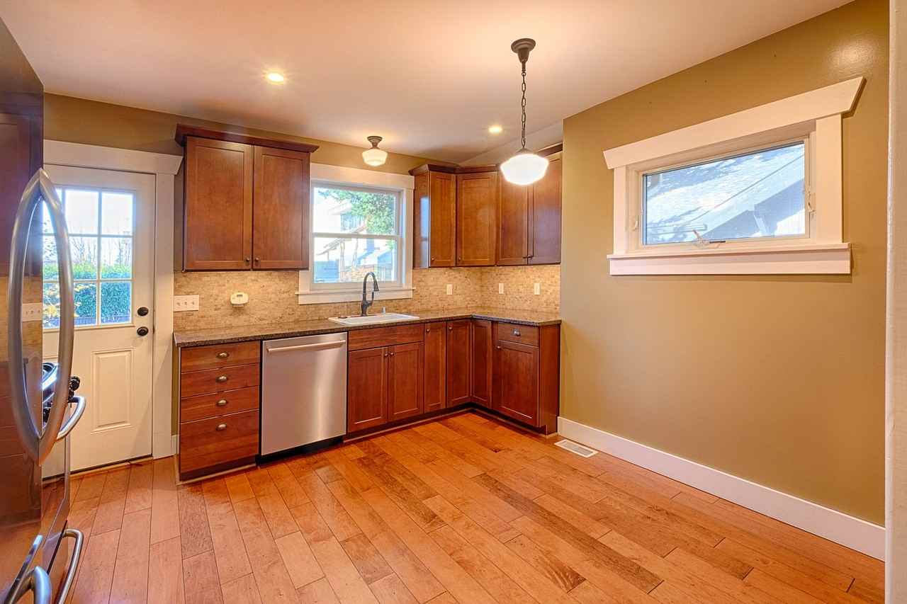 3417 42nd Ave Sw - Photo 3 of 23
