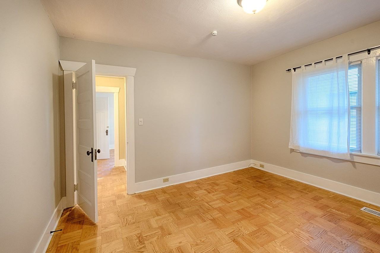 3417 42nd Ave Sw - Photo 7 of 23