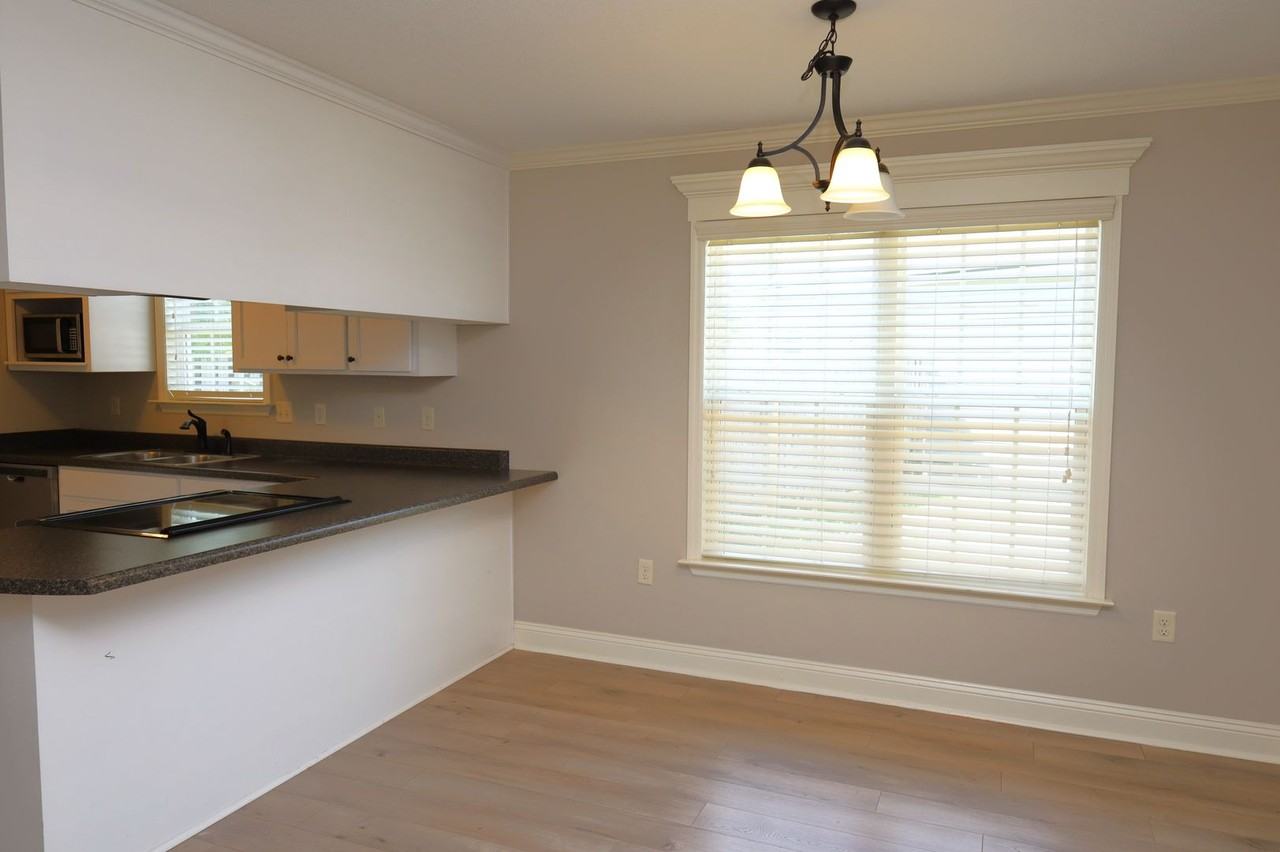 4110 Barrington Dr - Photo 4 of 15