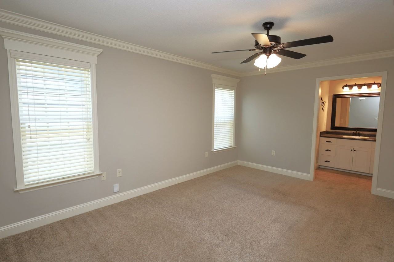 4110 Barrington Dr - Photo 7 of 15