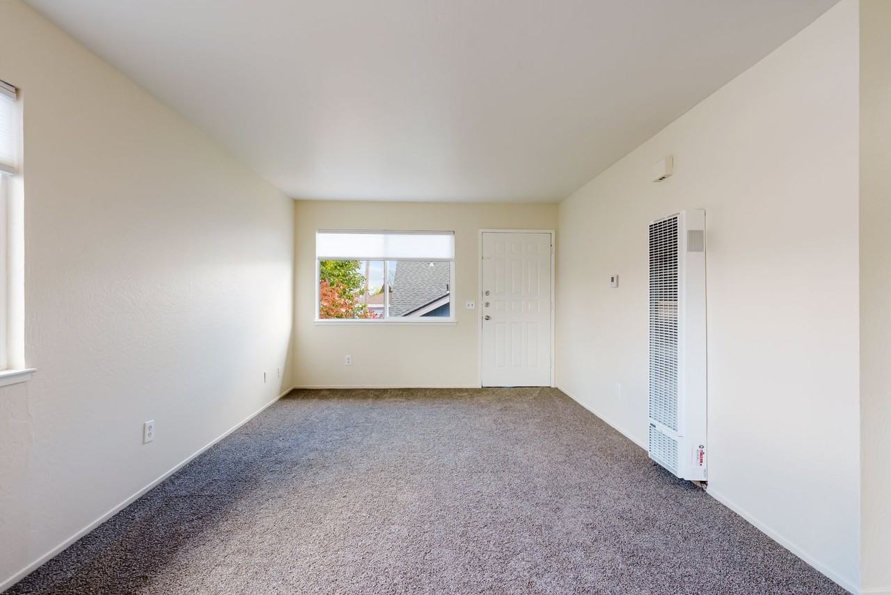 17 E High St - Photo 5 of 18