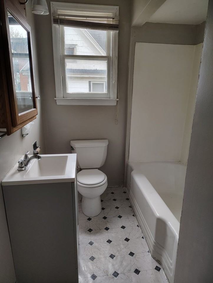 226 State St - Photo 2 of 8