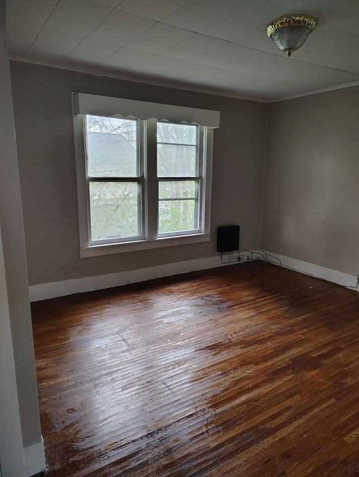 226 State St - Photo 3 of 8