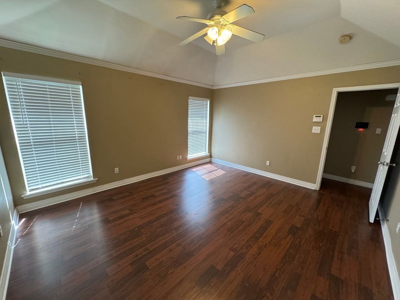 6936 Ash St - Photo 7 of 18