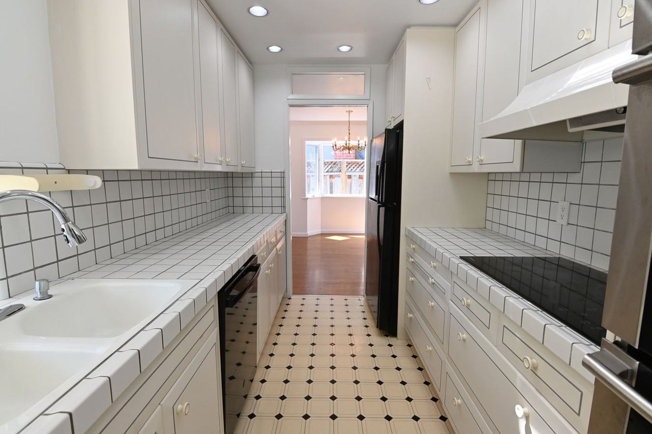 3655 Mona Way - Photo 3 of 28