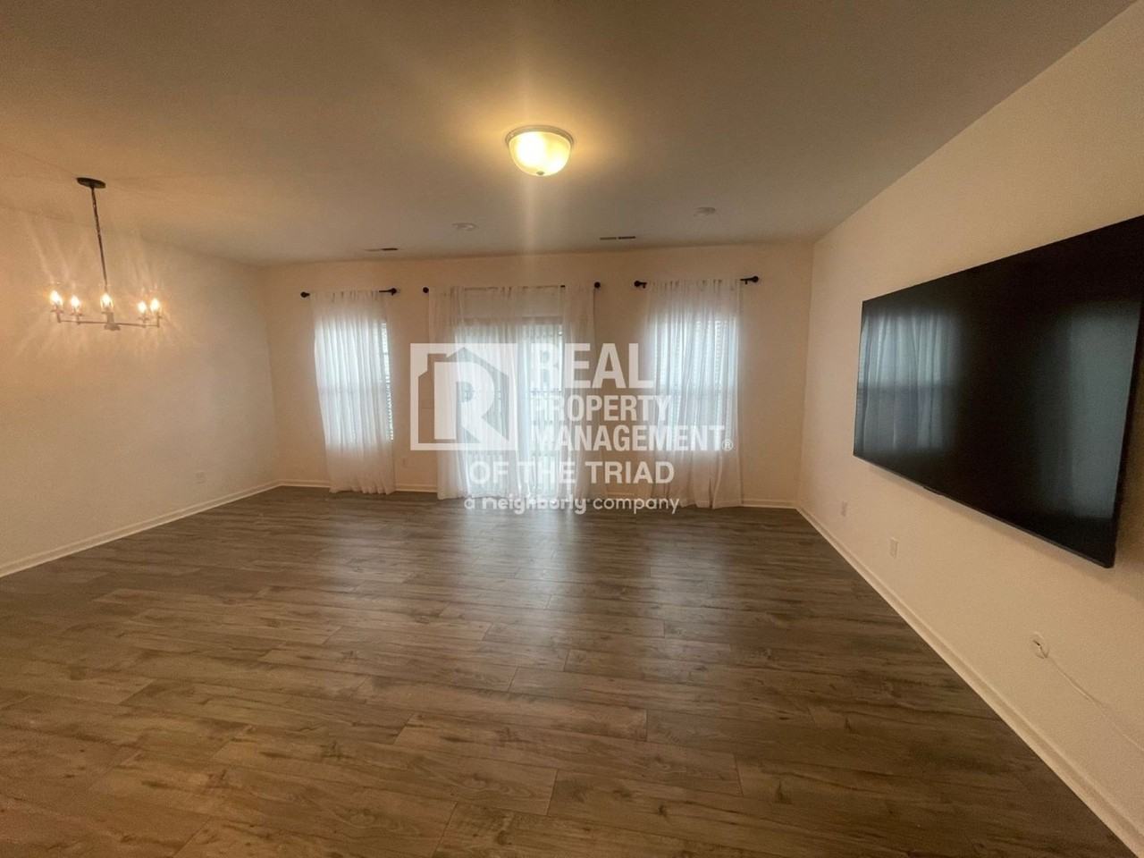 207 Solacium Ln - Photo 2 of 20