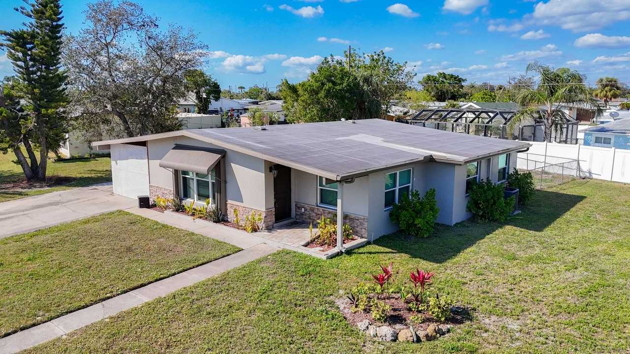 21402 Meehan Ave - Photo 3 of 40