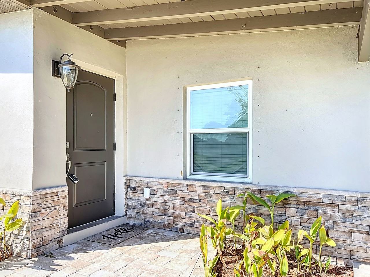 21402 Meehan Ave - Photo 5 of 40
