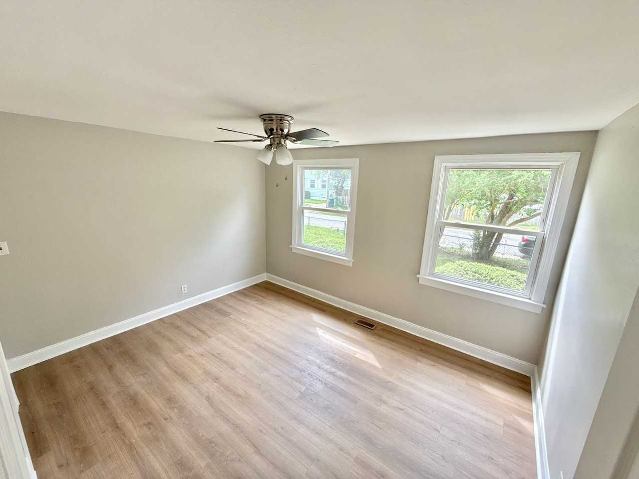 9212 Pinedale St - Photo 2 of 12