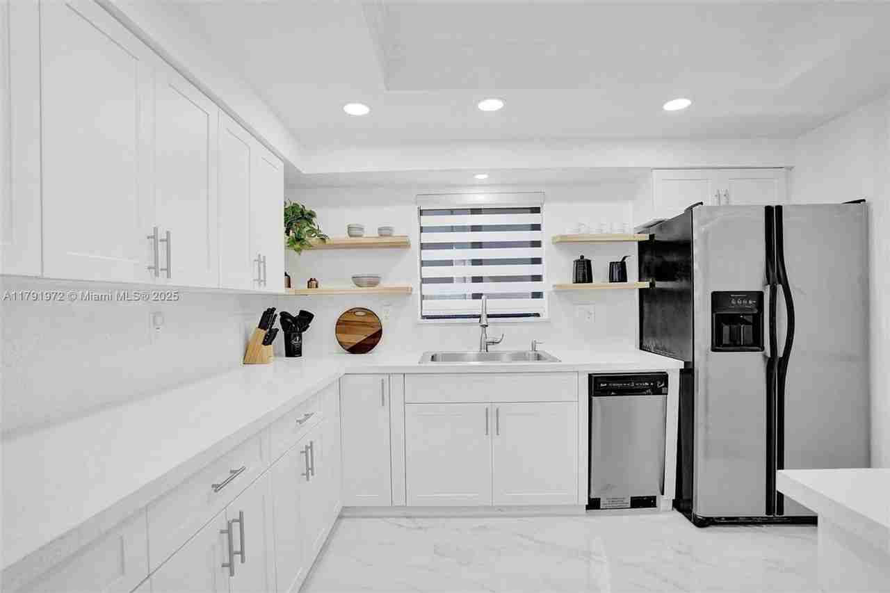 1355 Madison St - Photo 3 of 17